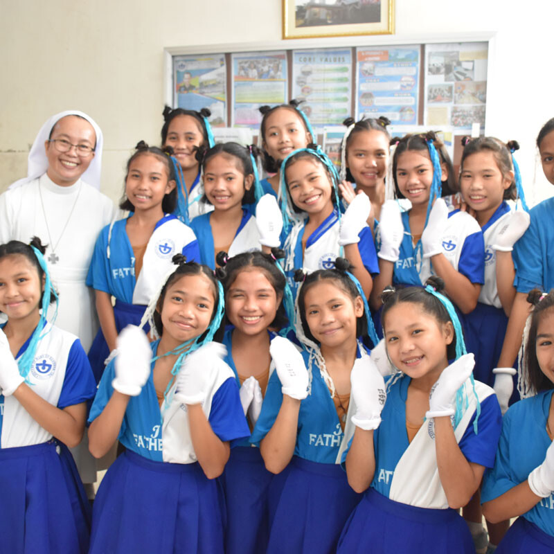 Fête de Pâques dans notre Village pour Filles aux Philippines