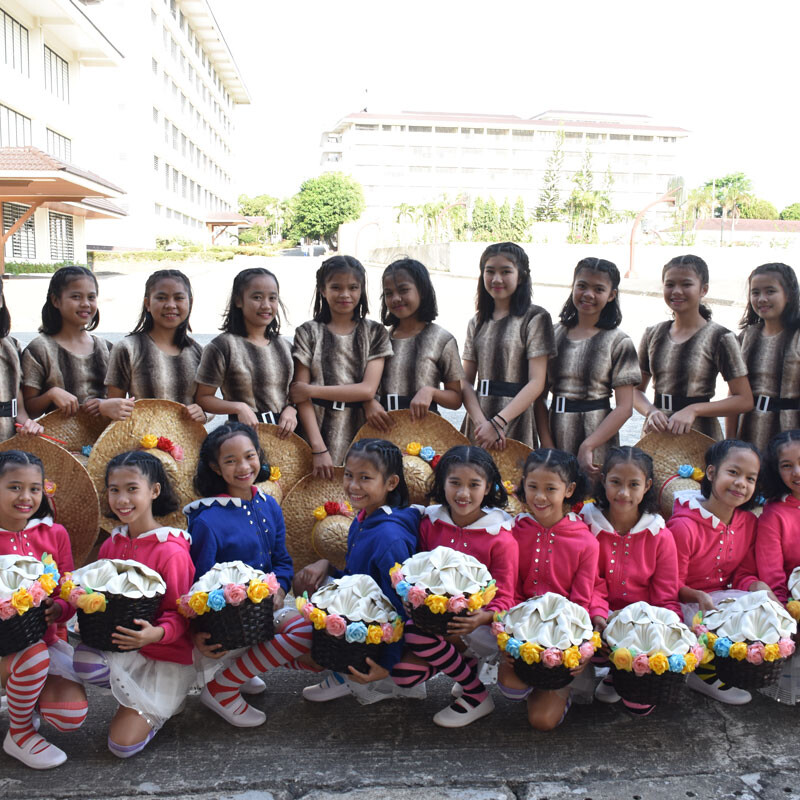 Fête de Pâques dans notre Village pour Filles aux Philippines